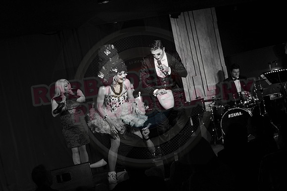 All digital download photos are available for purchase without watermarks