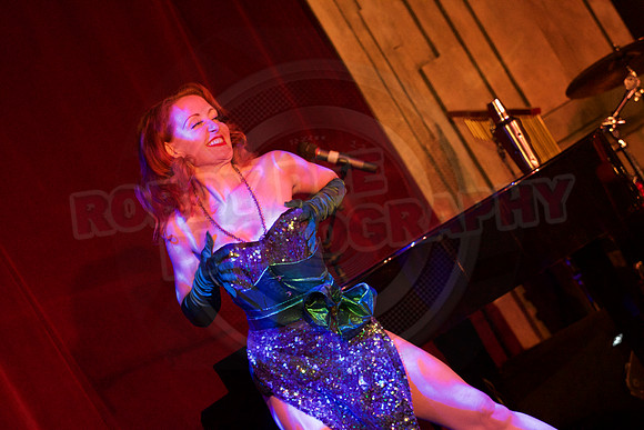 All digital download photos are available for purchase without watermarks