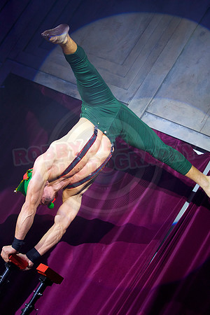 Cabaret Carousel Chrismas Show