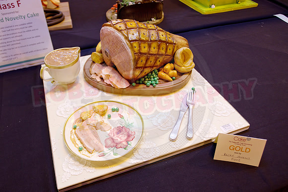 Cake International Gold Silver and bronze