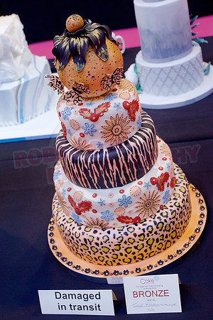 Wedding Cakes Gold, Silver & Bronze