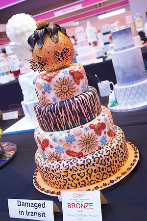 Wedding Cakes Gold, Silver & Bronze
