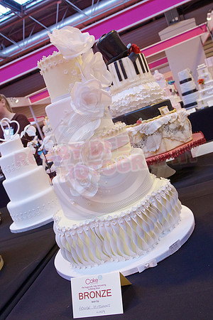 Wedding Cakes Gold, Silver & Bronze