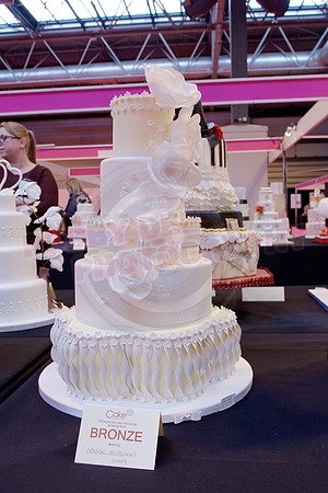 Wedding Cakes Gold, Silver & Bronze