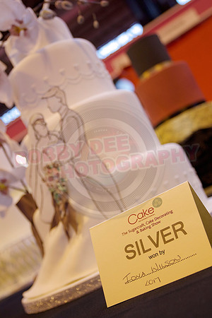 Wedding Cakes Gold, Silver & Bronze