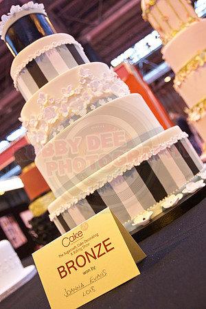 Wedding Cakes Gold, Silver & Bronze