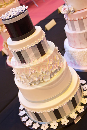 Wedding Cakes Gold, Silver & Bronze