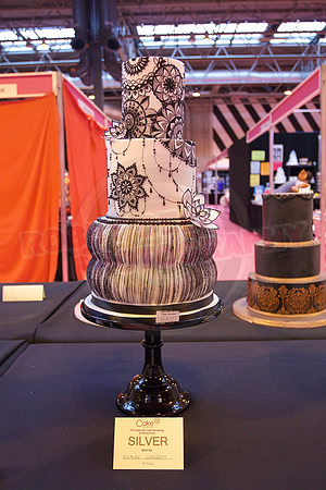 Wedding Cakes Gold, Silver & Bronze