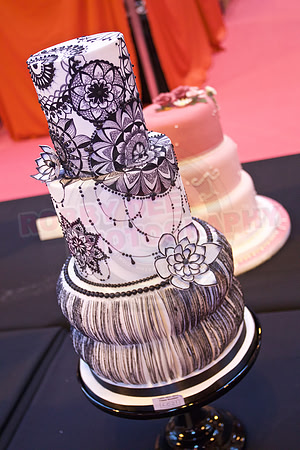 Wedding Cakes Gold, Silver & Bronze