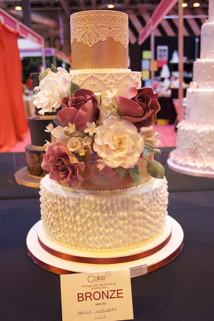 Wedding Cakes Gold, Silver & Bronze