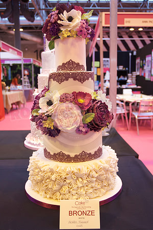Wedding Cakes Gold, Silver & Bronze