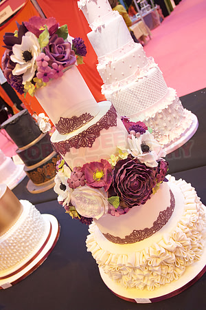 Wedding Cakes Gold, Silver & Bronze