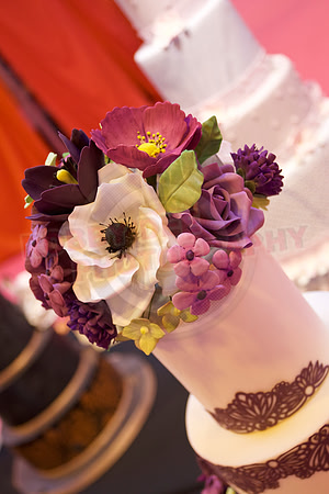 Wedding Cakes Gold, Silver & Bronze