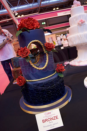 Wedding Cakes Gold, Silver & Bronze