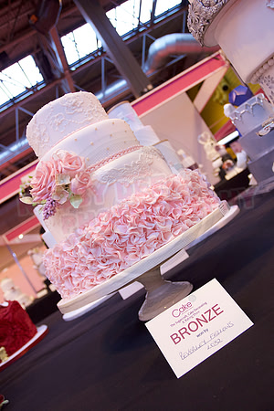 Wedding Cakes Gold, Silver & Bronze