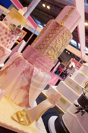 Wedding Cakes Gold, Silver & Bronze