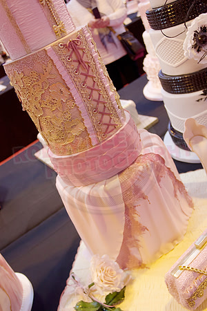 Wedding Cakes Gold, Silver & Bronze