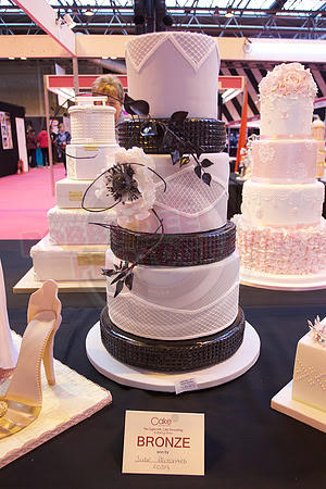 Wedding Cakes Gold, Silver & Bronze