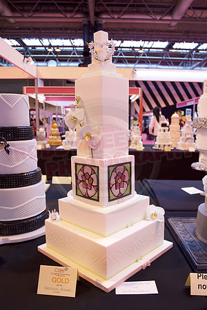 Wedding Cakes Gold, Silver & Bronze