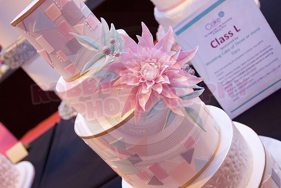Wedding Cakes Gold, Silver & Bronze