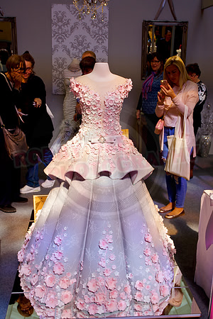 Wedding Cakes Through The Ages