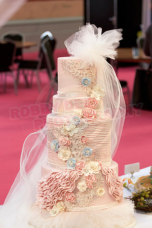 Wedding Cakes Through The Ages
