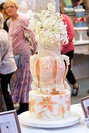 Wedding Cakes Through The Ages