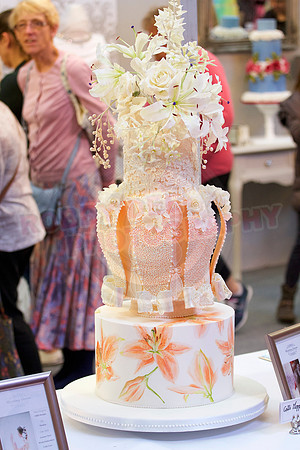 Wedding Cakes Through The Ages