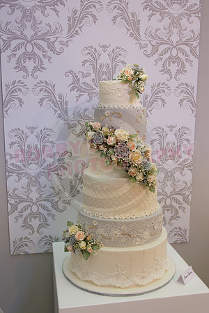 Wedding Cakes Through The Ages