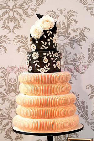 Wedding Cakes Through The Ages