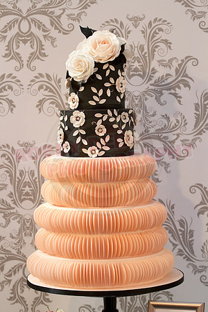 Wedding Cakes Through The Ages