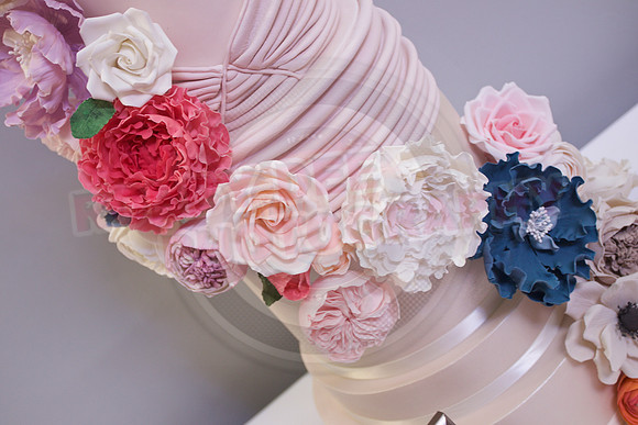 Wedding Cakes Through The Ages