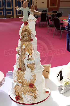 Wedding Cakes Through The Ages