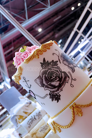 Eye Capturing Cake International Moments