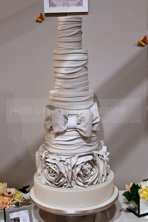 Eye Capturing Cake International Moments